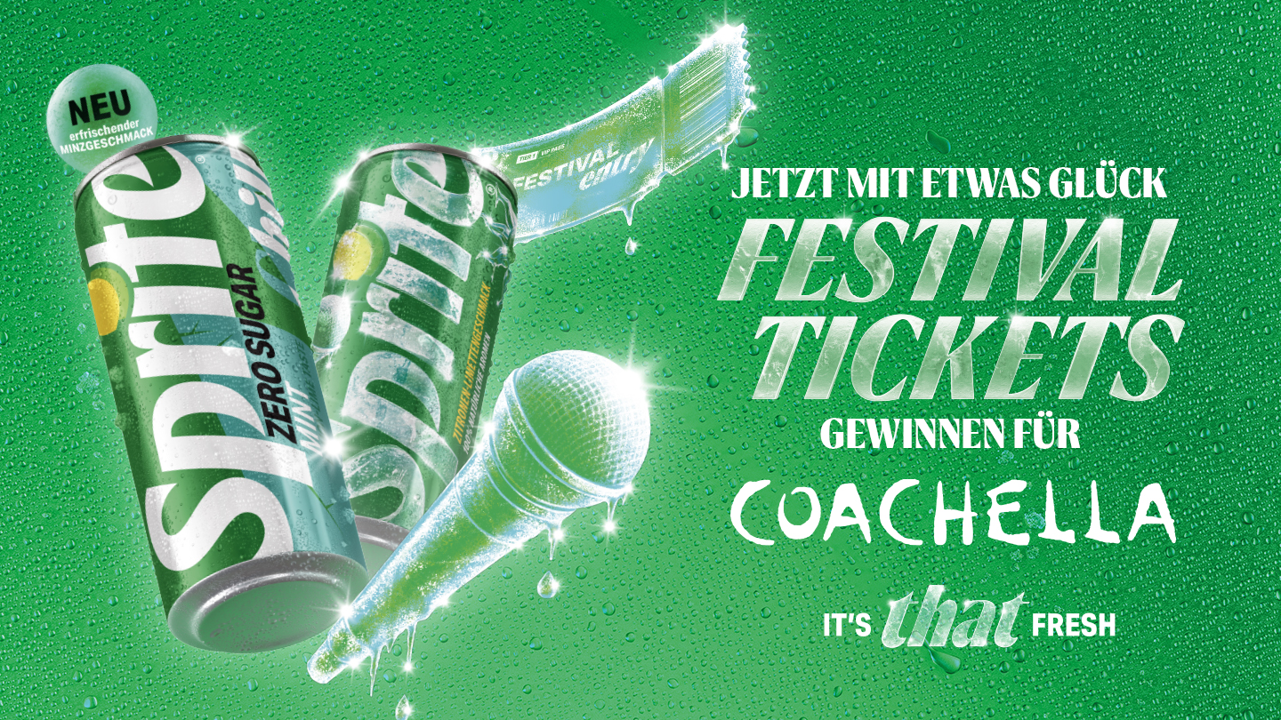 Werbemotiv für Sprite: Zwei Sprite-Dosen (Zero Sugar Mint und Zitronen-Limette) vor grünem, betauten Hintergrund. Ein glitzerndes Mikrofon und ein Festivalticket schweben dynamisch im Bild. Text: „Jetzt mit etwas Glück Festival Tickets gewinnen für Coachella – It's that fresh." Badge: „NEU – erfrischender Minzgeschmack."