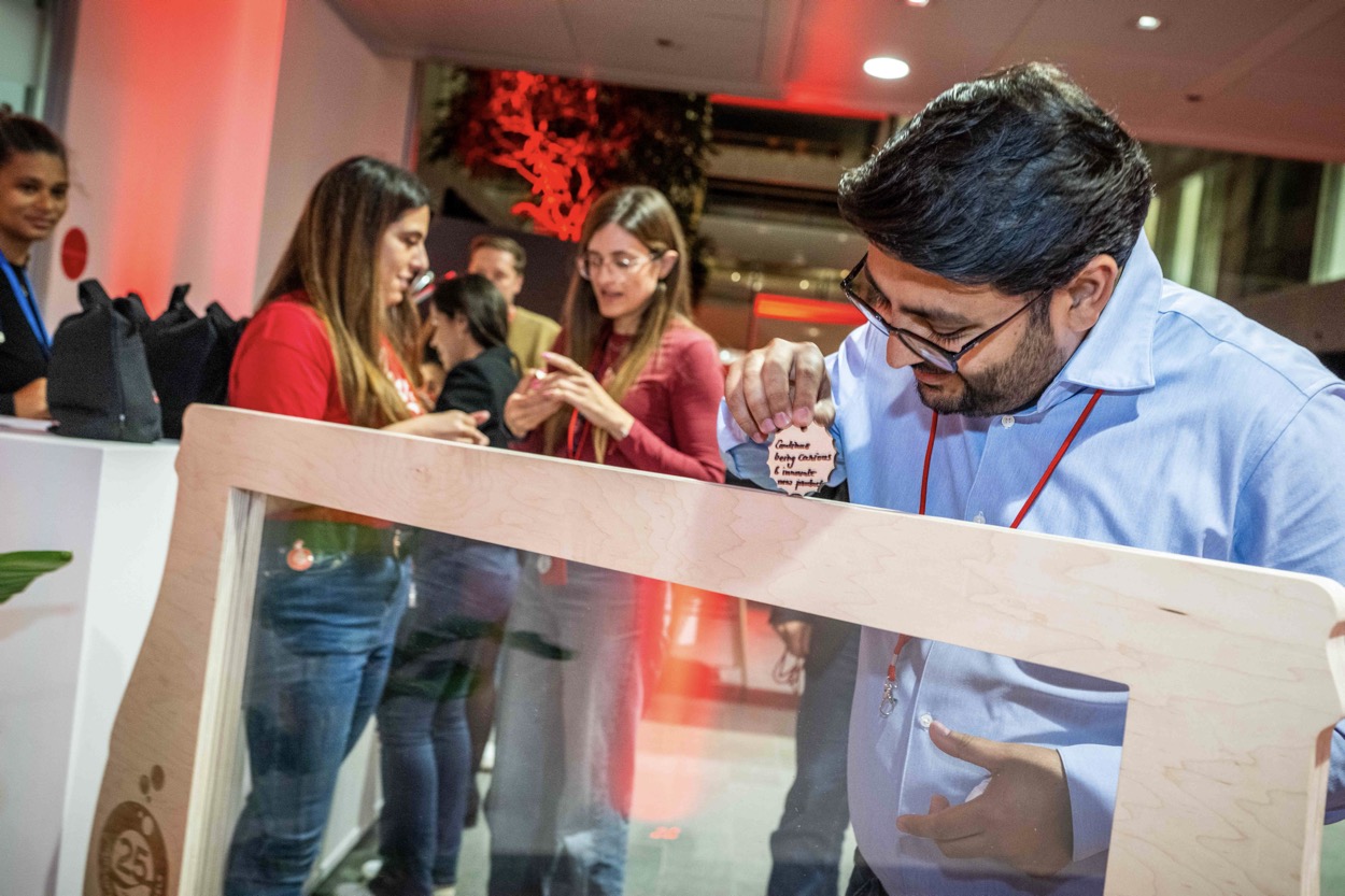 Bart De Wever bezoekt R&D Coca Cola