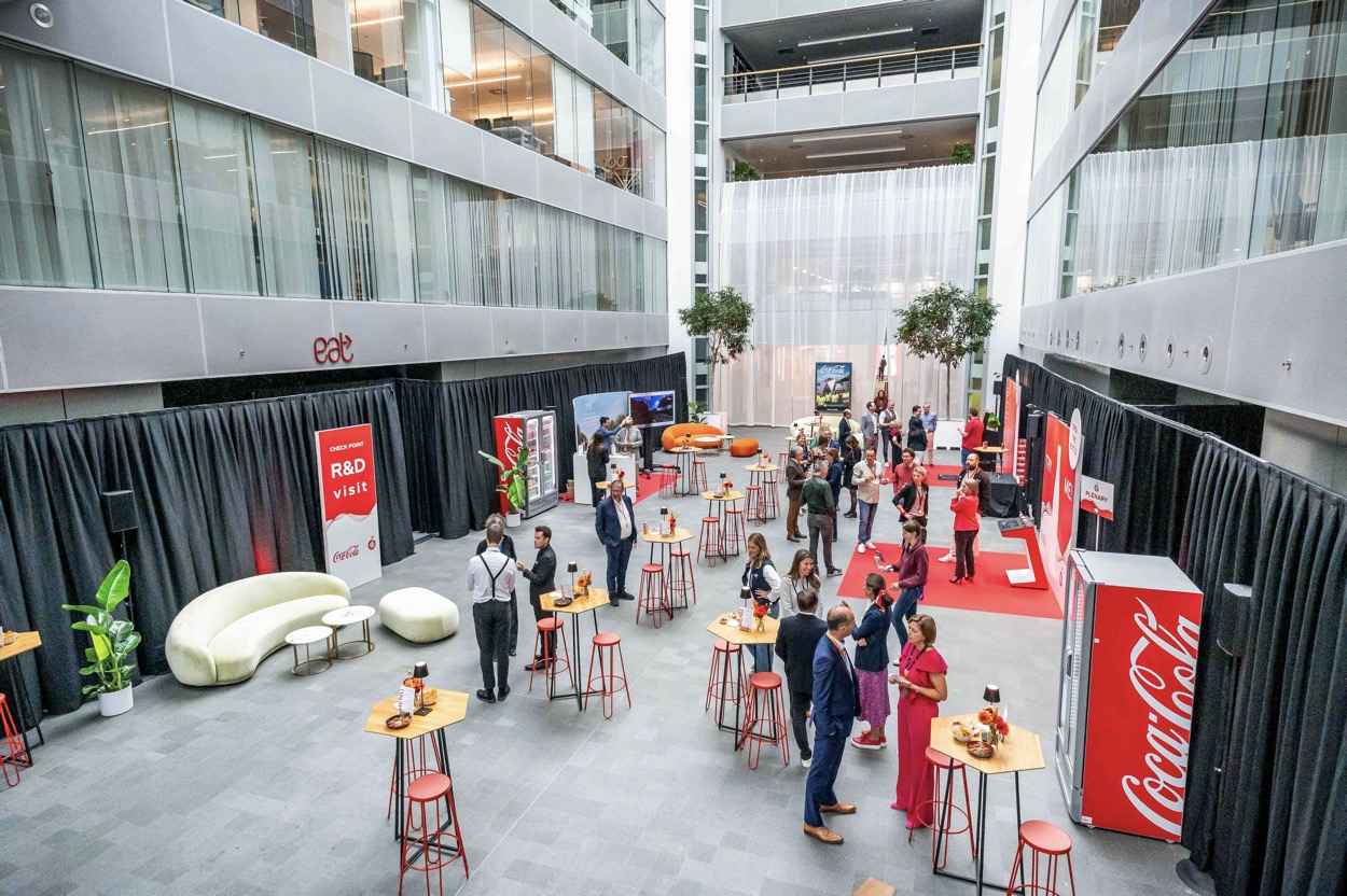 Bart De Wever bezoekt R&D Coca Cola