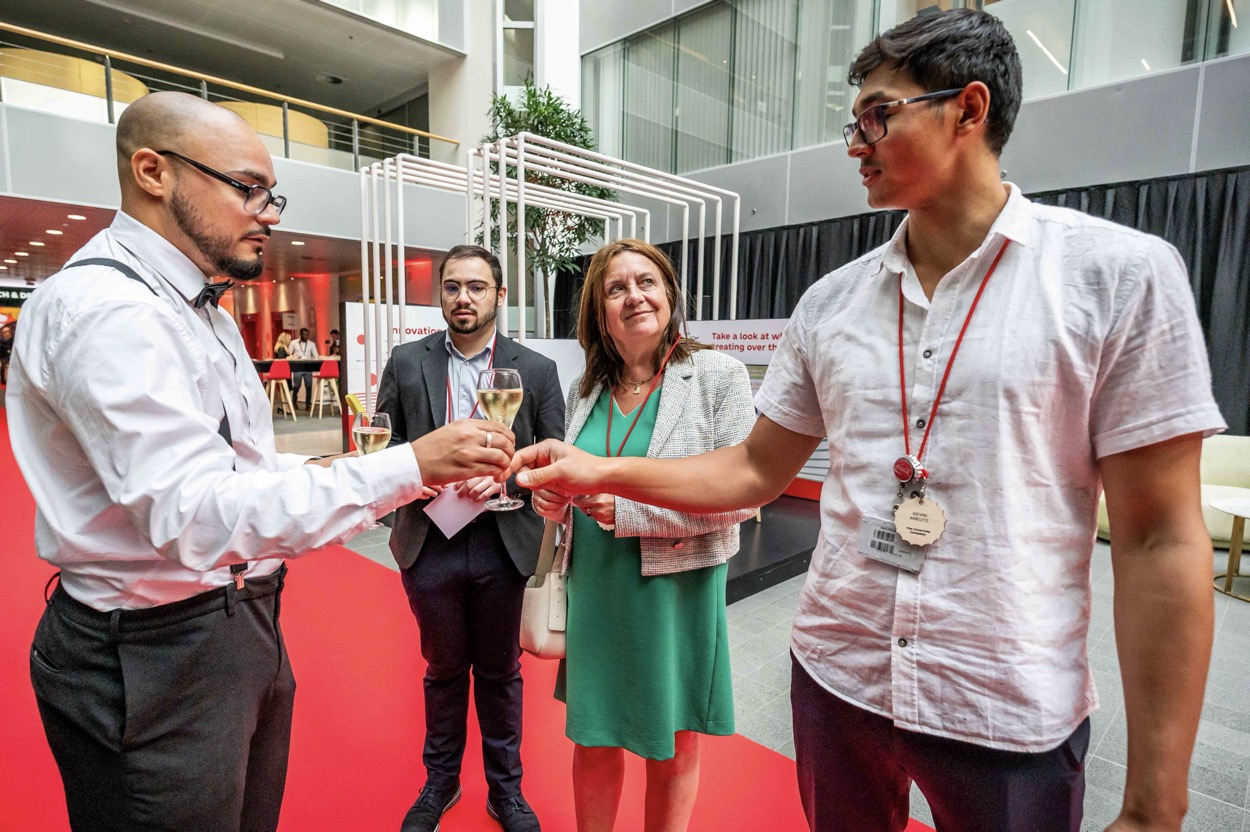 Bart De Wever bezoekt R&D Coca Cola