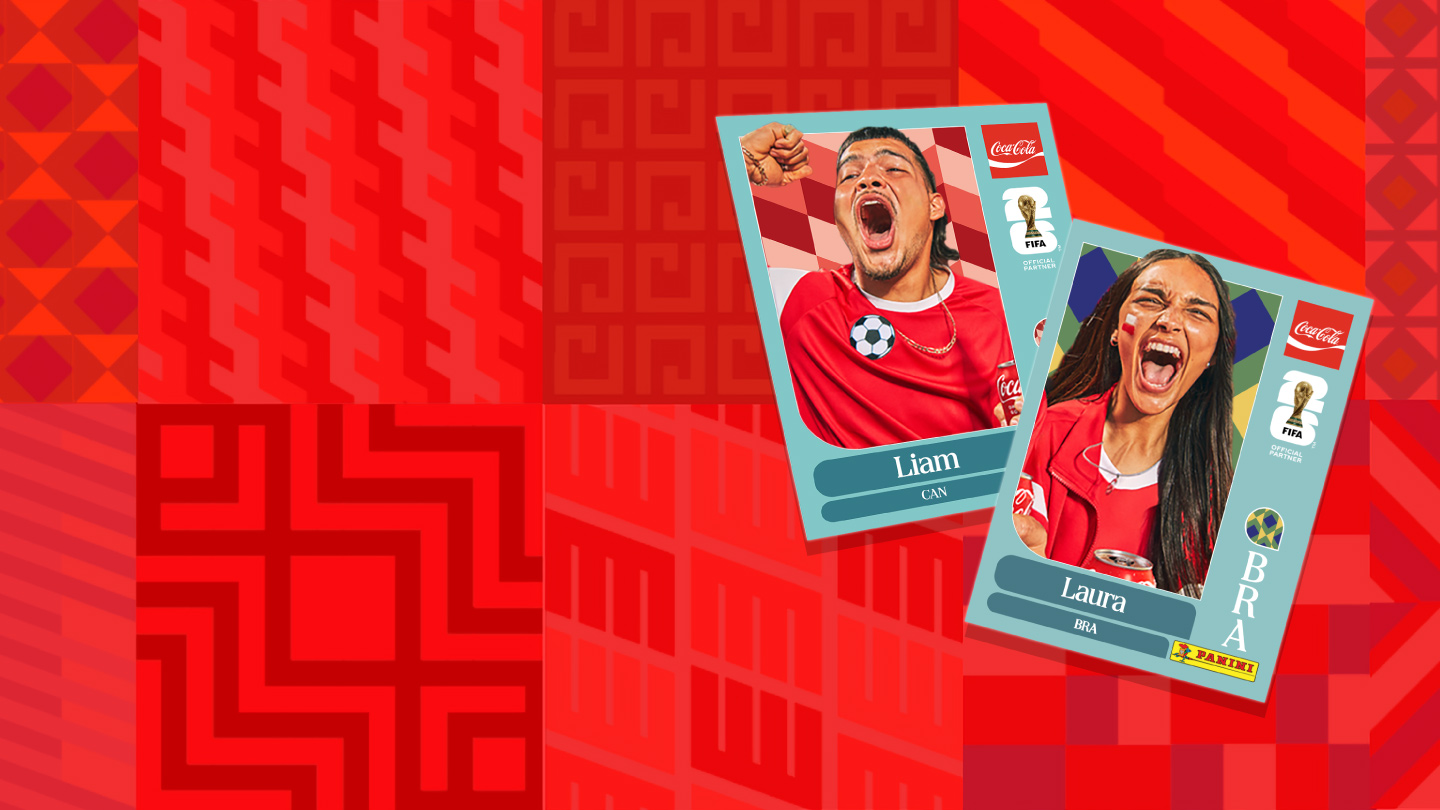 Dois torcedores nas figurinhas Panini.