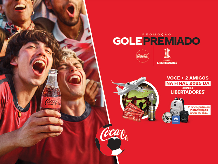 Banner promocional da Coca-Cola para a 'Promoção Gole Premiado', mostrando torcedores de futebol eufóricos com uma garrafa de Coca-Cola, celebrando um gol.  A imagem inclui um avião, ingressos para a Libertadores, o troféu do campeonato, uma mochila, uma bola de futebol, um item da Paramount+ e produtos Coca-Cola, com a frase 'E ainda prêmios instantâneos todos os dias'.