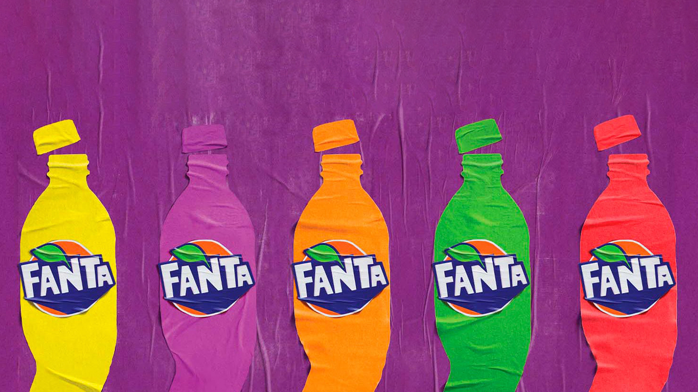 Siluetas de Fanta en colores sobre un fondo violeta